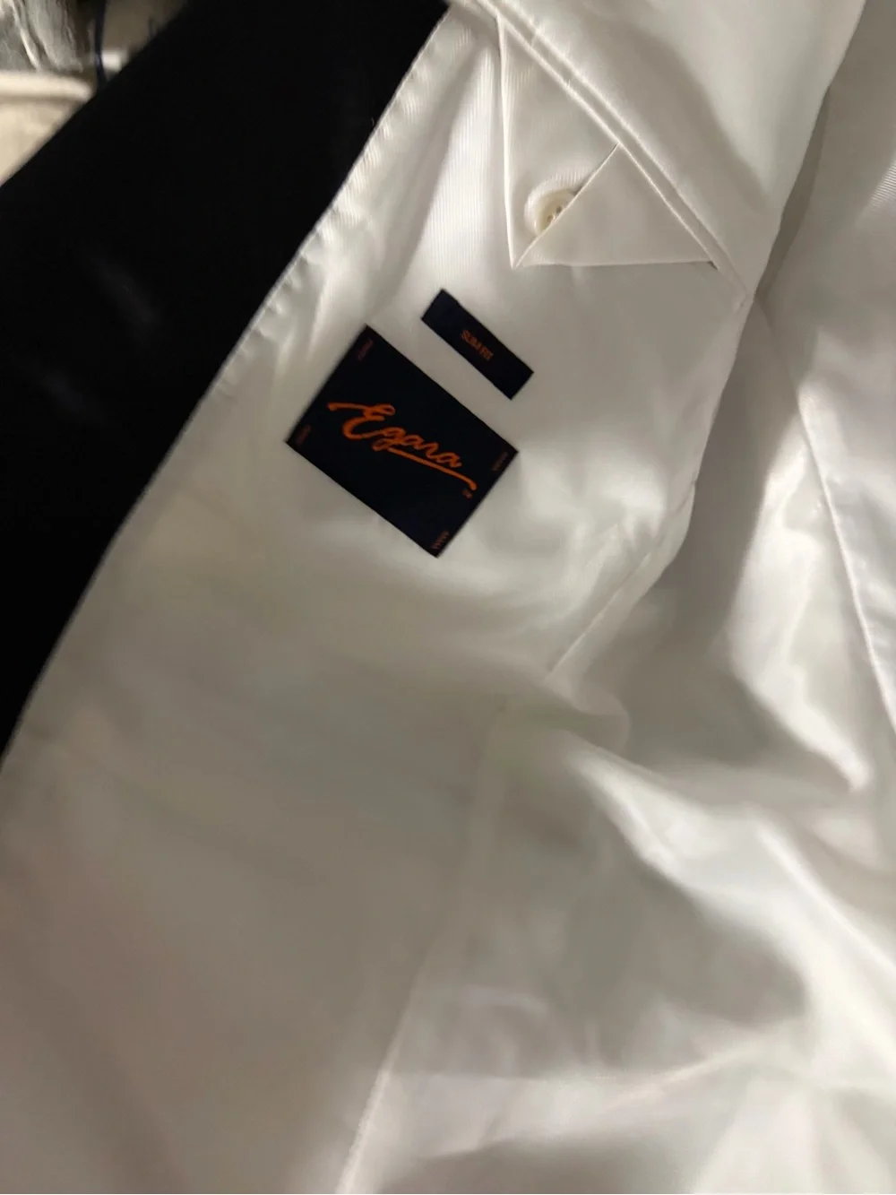 White Tuxedo Jacket with Black Shawl Collar 100$ size 40r